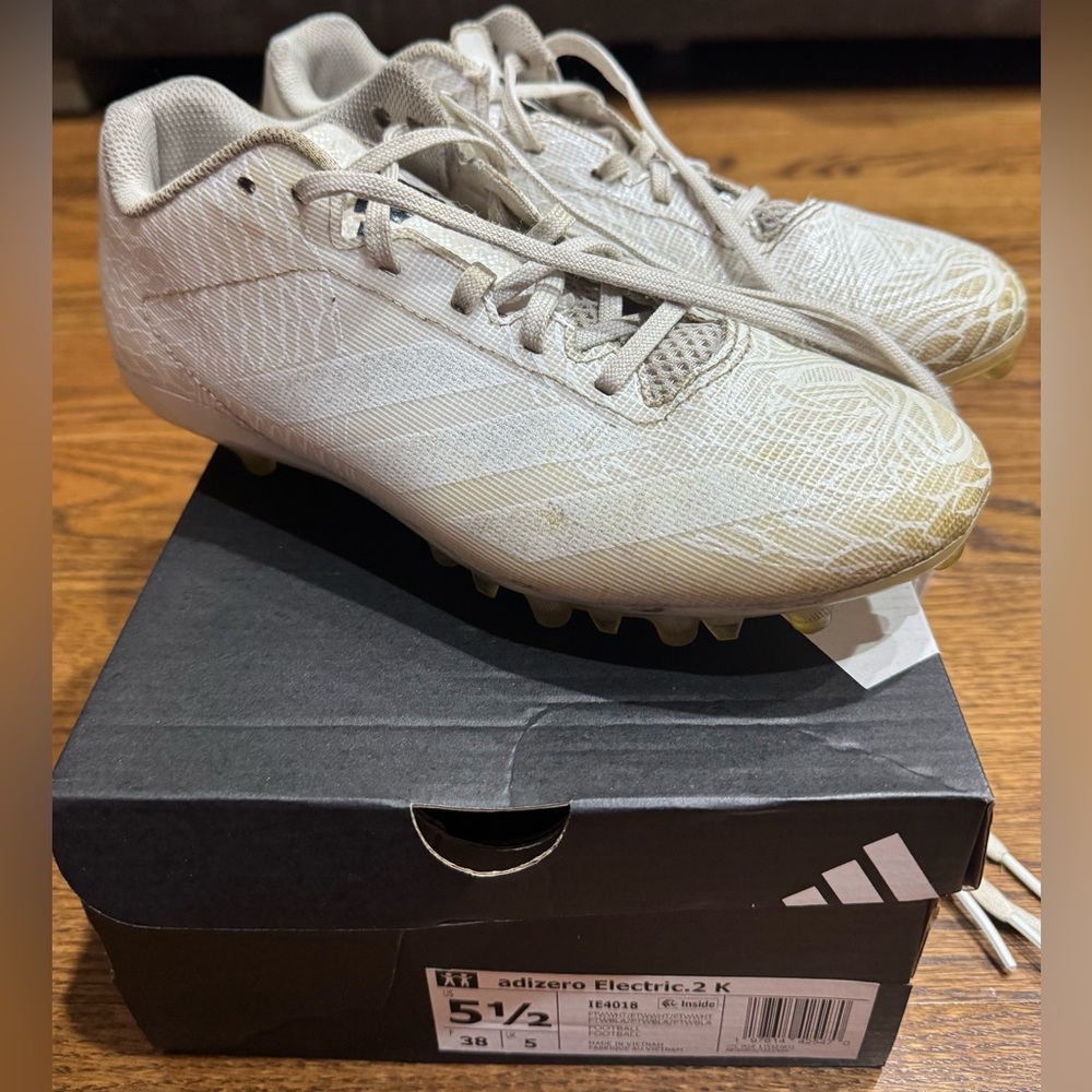 Adidas adizero electric 2 football cleats, boys size 5.5 in white